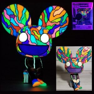 Funko Pop Glow + Blacklight Deadmau5